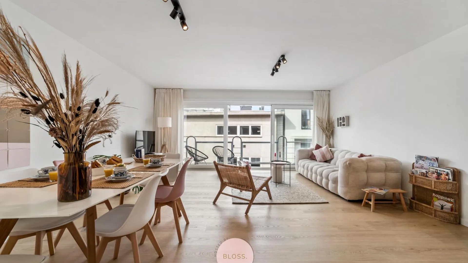 Bloss.Ii Ostend Apartment